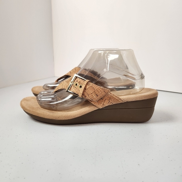 Aerosoles Comfort Memory Foam Wedges Thong Sandals Shoes Cork Womens size 10 - Picture 2 of 11
